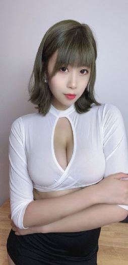 老头猛的挺进她莹莹的体导演是谁_4K在线视频播放